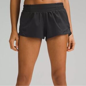 Lululemon Hotty Hot Low-Rise Lined Short 2.5”